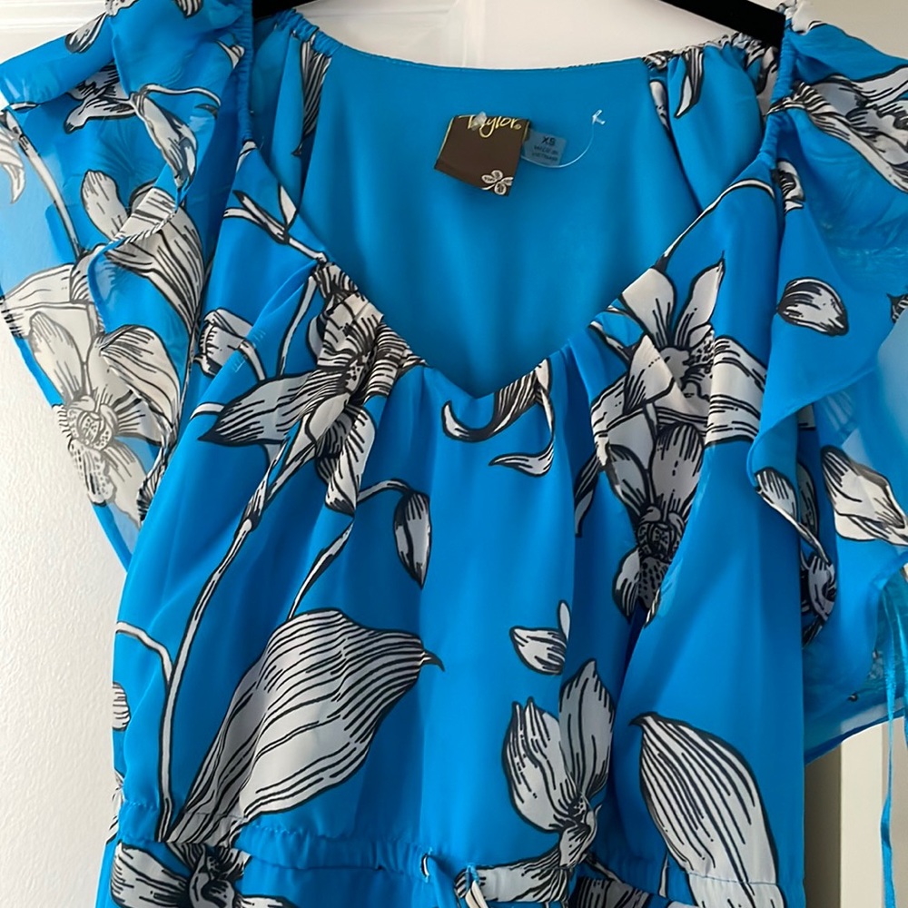 Maxi dress: lightweight, floral print size XS/fits like a size S